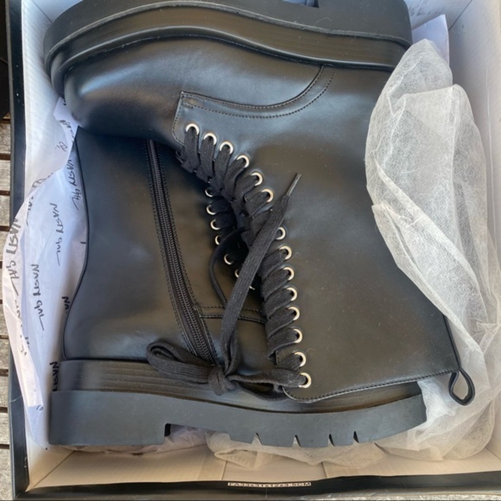 #27 Nasty Gal Black Chunky Faux Leather Lace Up Combat Boots - Picture 10 of 12